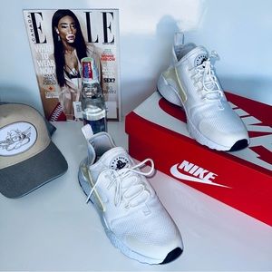 NIKE Huarache White